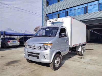 國六 長(cháng)安神騏T20冷藏車(chē)