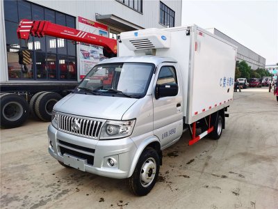 國六 長(cháng)安神琪3.3米冷藏車(chē)