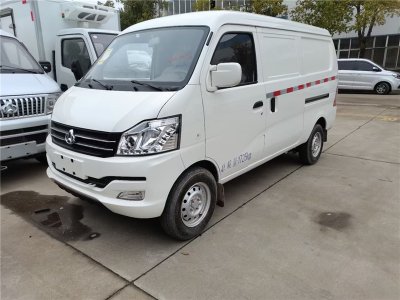 國六 重慶長(cháng)安V3面包冷藏車(chē)