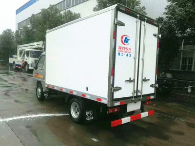 金杯小金牛冷藏車(chē)配置及報價(jià)