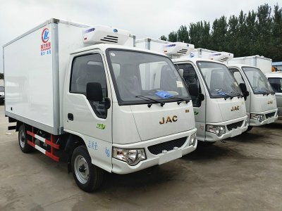 貴州客戶(hù)到我公司提3臺現車(chē)